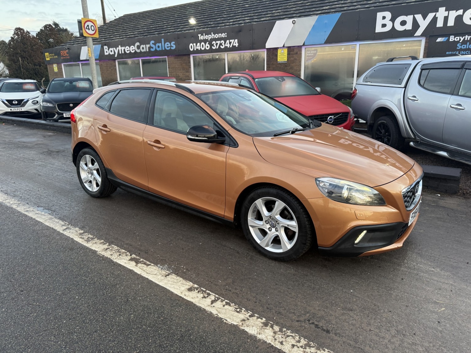 Used Volvo V40 2014 for sale - 77237017: Photo 2