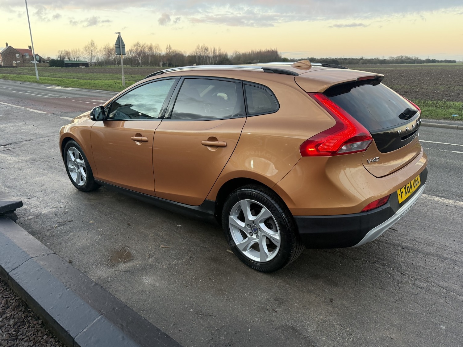 Used Volvo V40 2014 for sale - 77237017: Photo 8