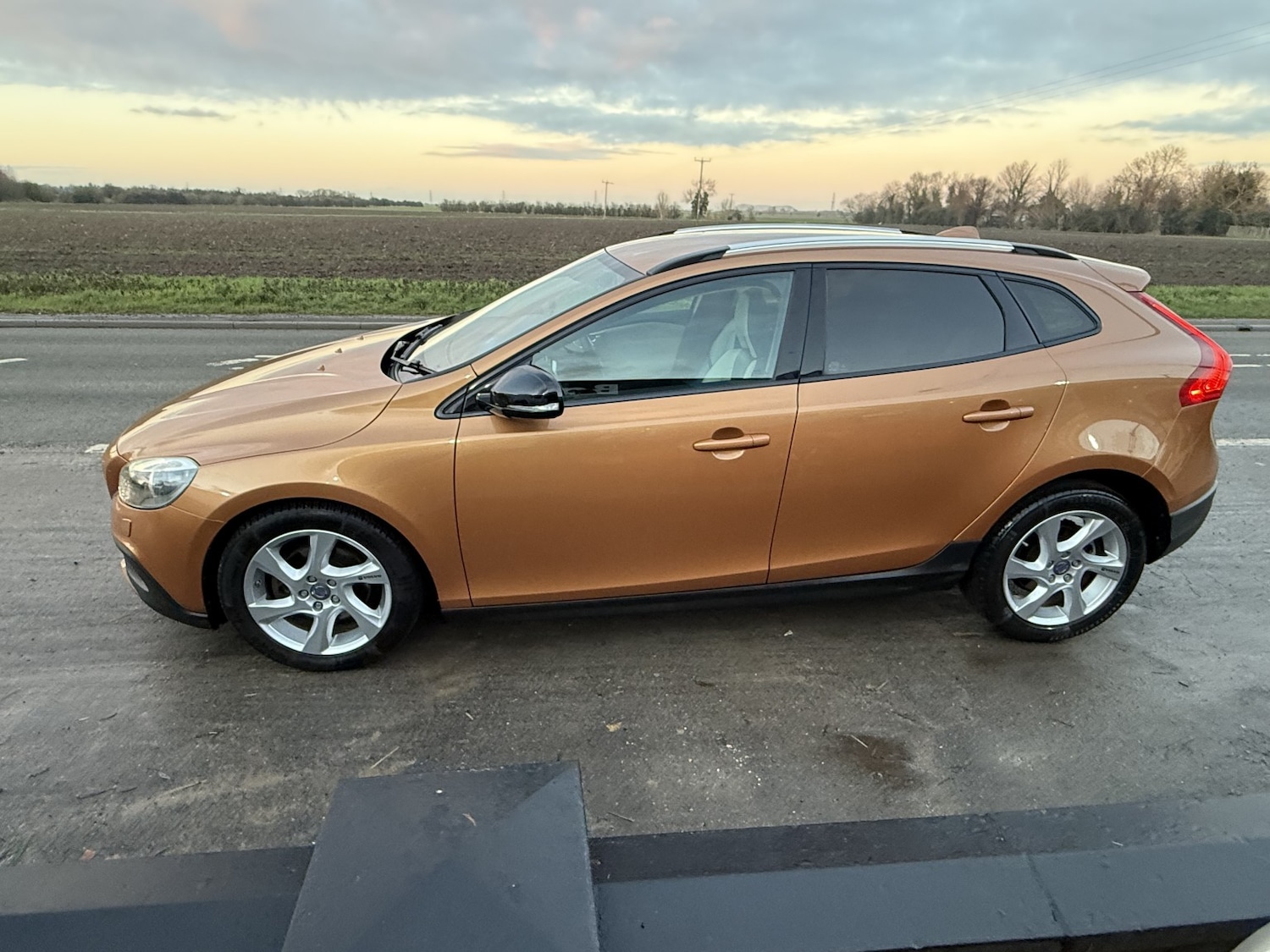 Used Volvo V40 2014 for sale - 77237017: Photo 9