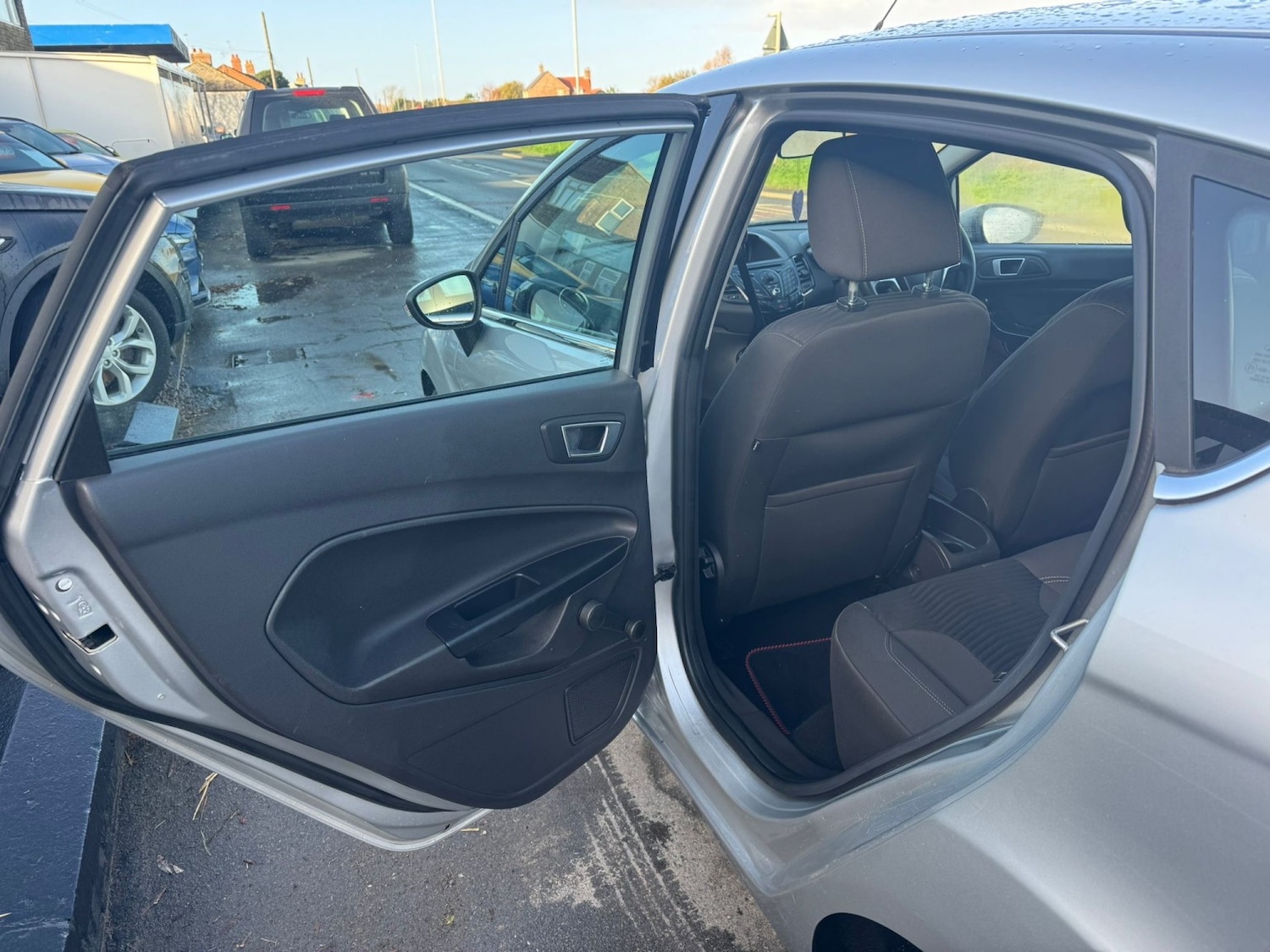 Used Ford Fiesta 2014 for sale - 76605736: Photo 15