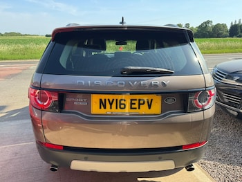 Used Land Rover Discovery Sport 2016 for sale - 78976299: Photo