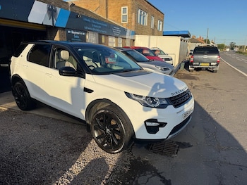 Used Land Rover Discovery Sport 2015 for sale - 75760476: Photo