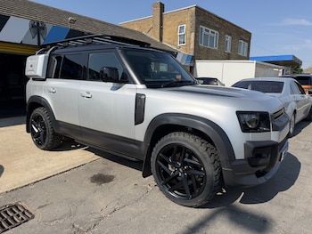 Used Land Rover Defender 110 2021 for sale - 79176791: Photo
