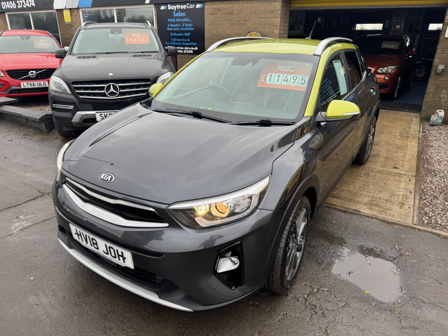 Used Kia Stonic 2018 for sale - 76712365: Photo 1