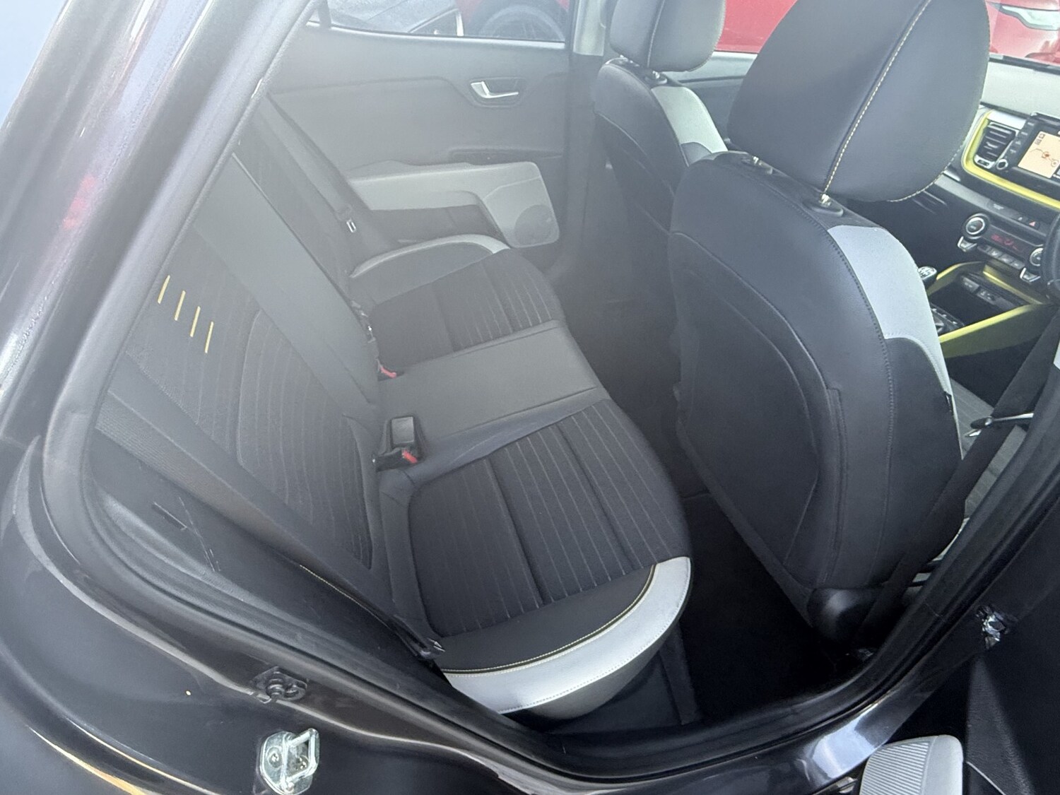 Used Kia Stonic 2018 for sale - 76712365: Photo 12