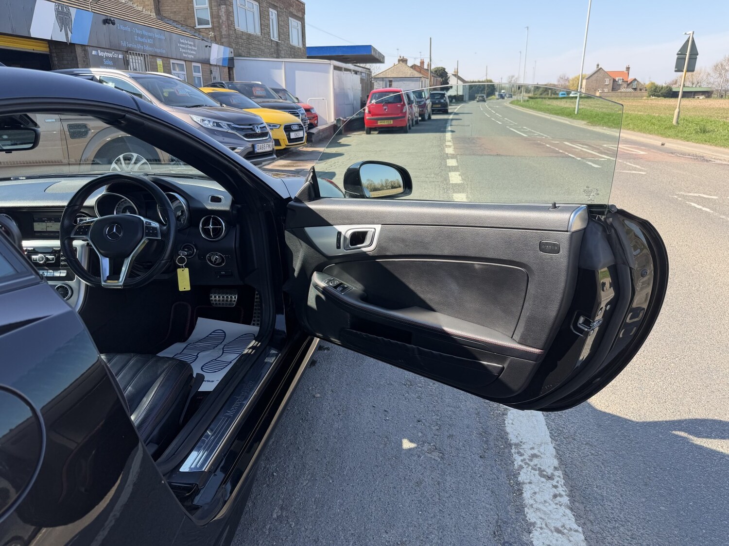 Used Mercedes-Benz SLK 2015 for sale - 77953985: Photo 3