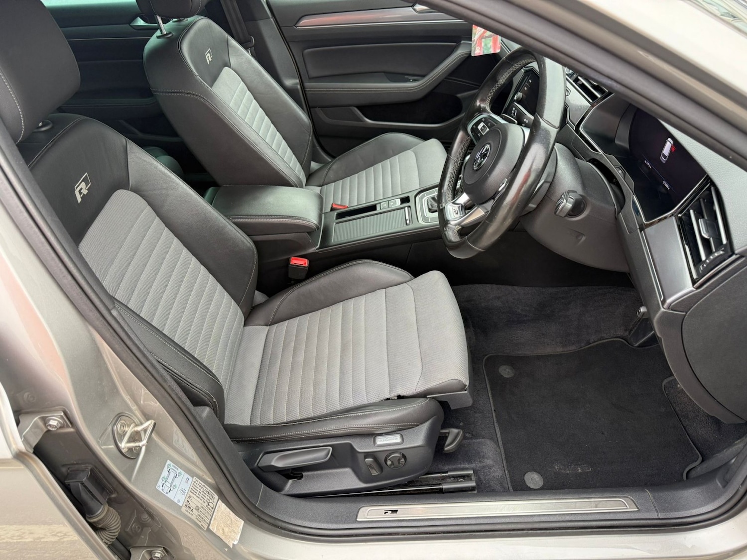 Used Volkswagen Passat 2016 for sale - 77749936: Photo 15