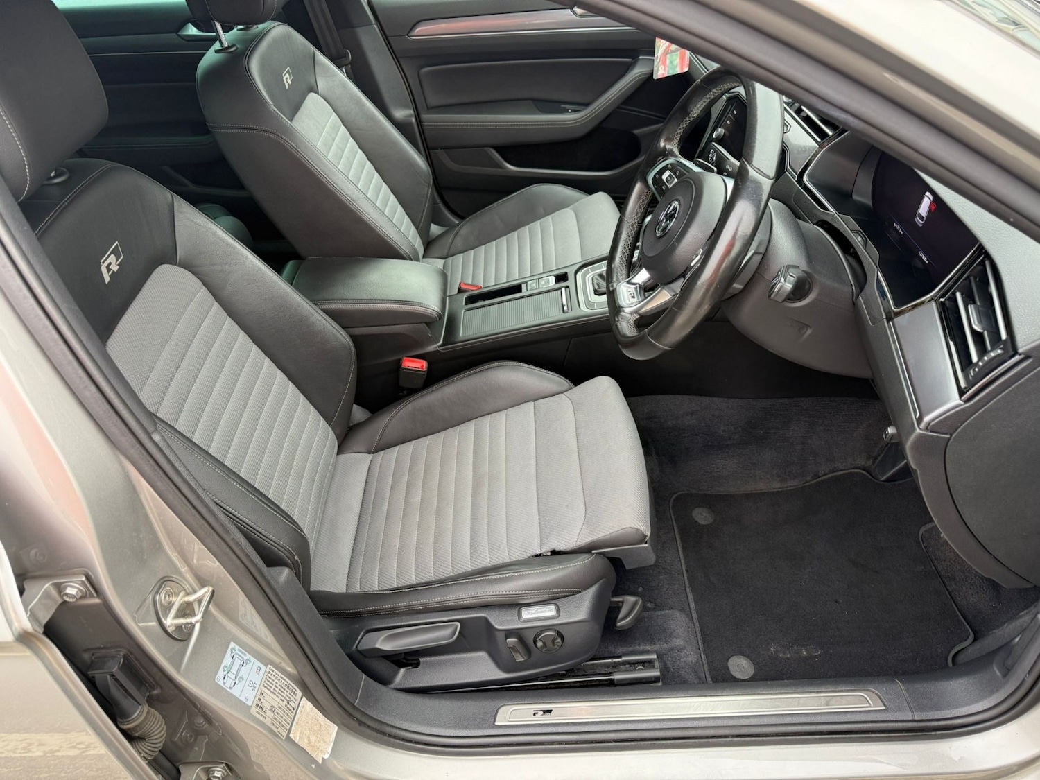 Used Volkswagen Passat 2016 for sale - 77749936: Photo 16