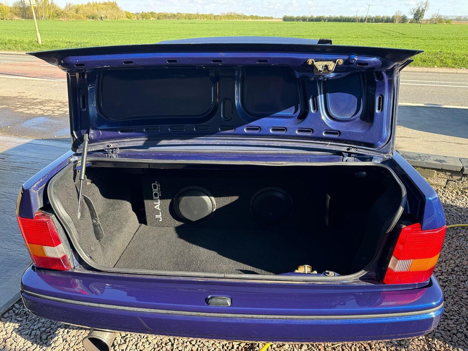 Used Ford Escort 1990 for sale - 77464503: Photo 37