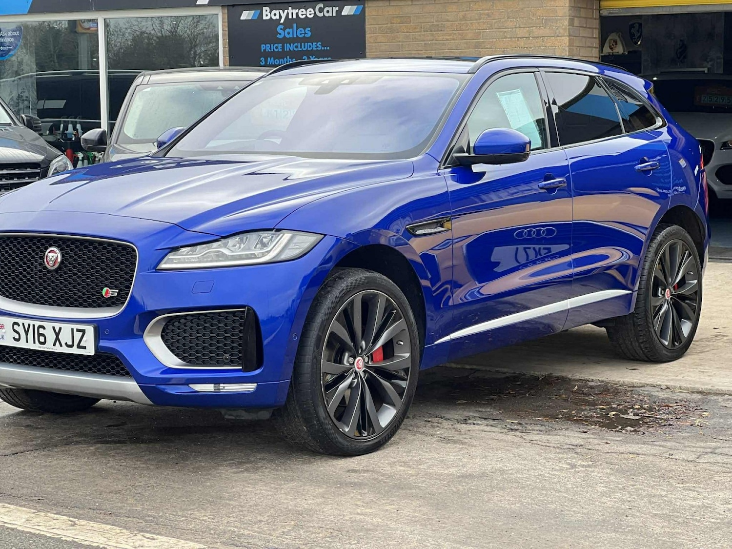 Used Jaguar F-Pace 2016 for sale - 76605813: Photo 1