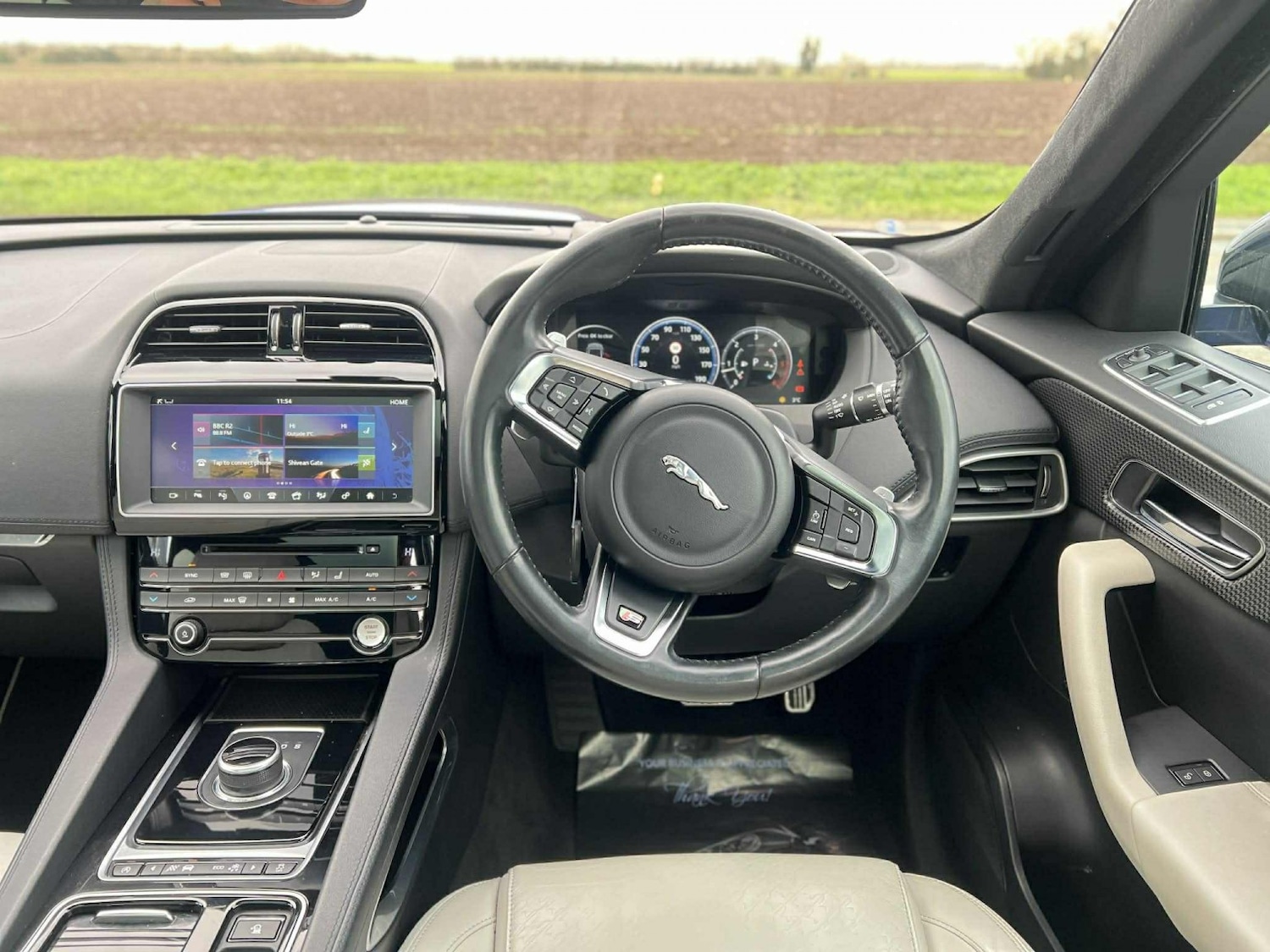 Used Jaguar F-Pace 2016 for sale - 76605813: Photo 10