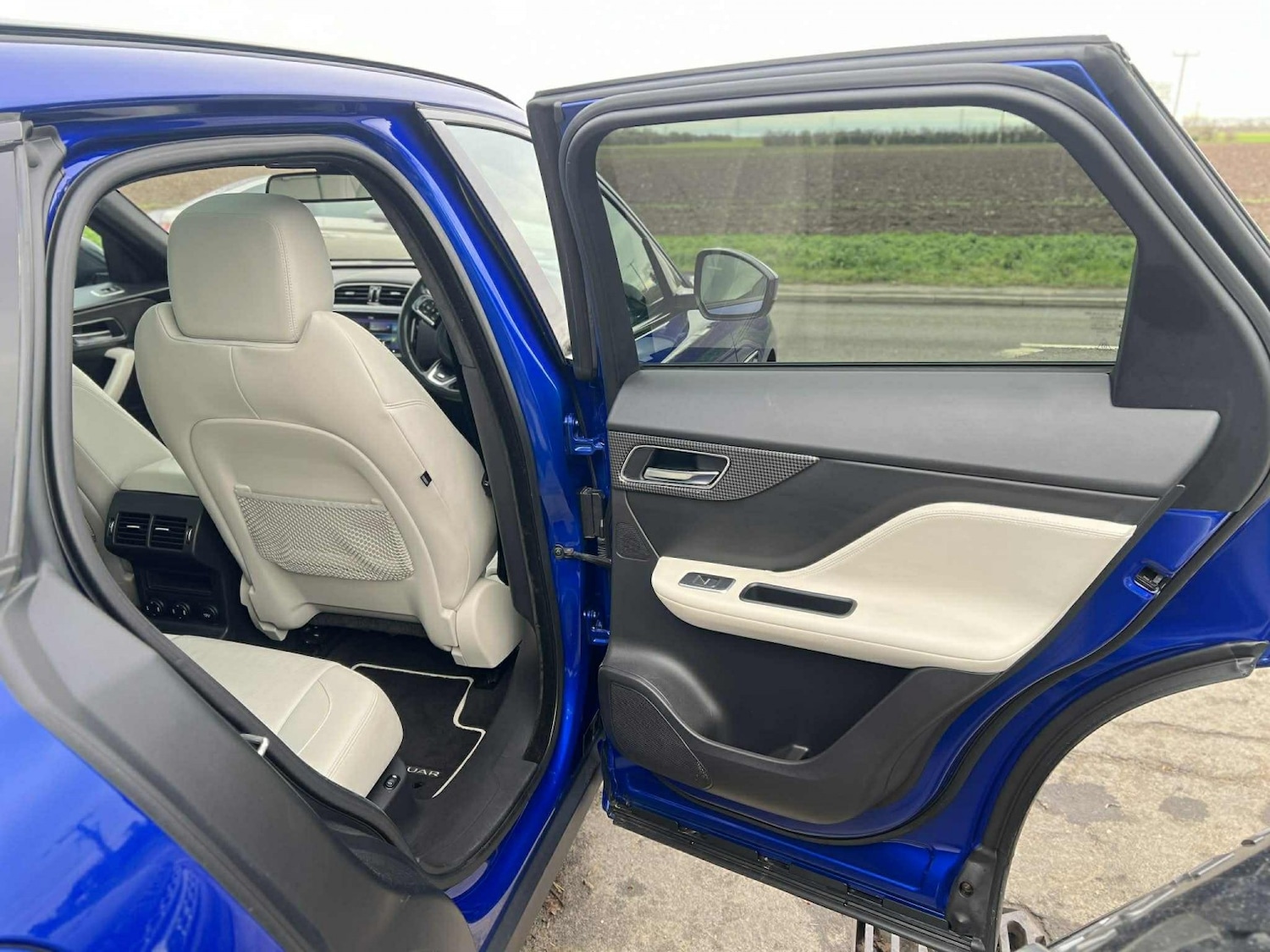 Used Jaguar F-Pace 2016 for sale - 76605813: Photo 14