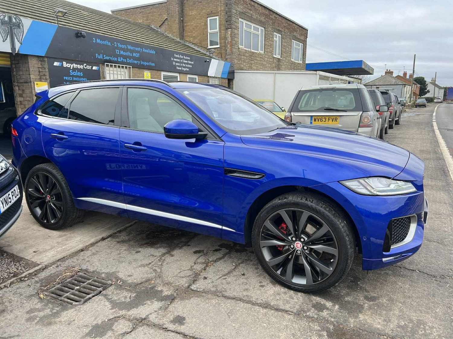 Used Jaguar F-Pace 2016 for sale - 76605813: Photo 2