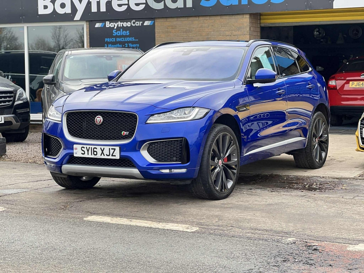 Used Jaguar F-Pace 2016 for sale - 76605813: Photo 7