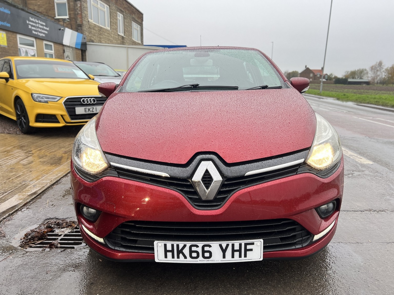 Used Renault Clio 2016 for sale - 76649805: Photo 3
