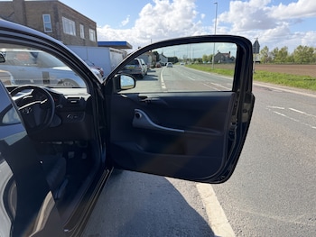 Used Toyota IQ 2009 for sale - 78316979: Photo