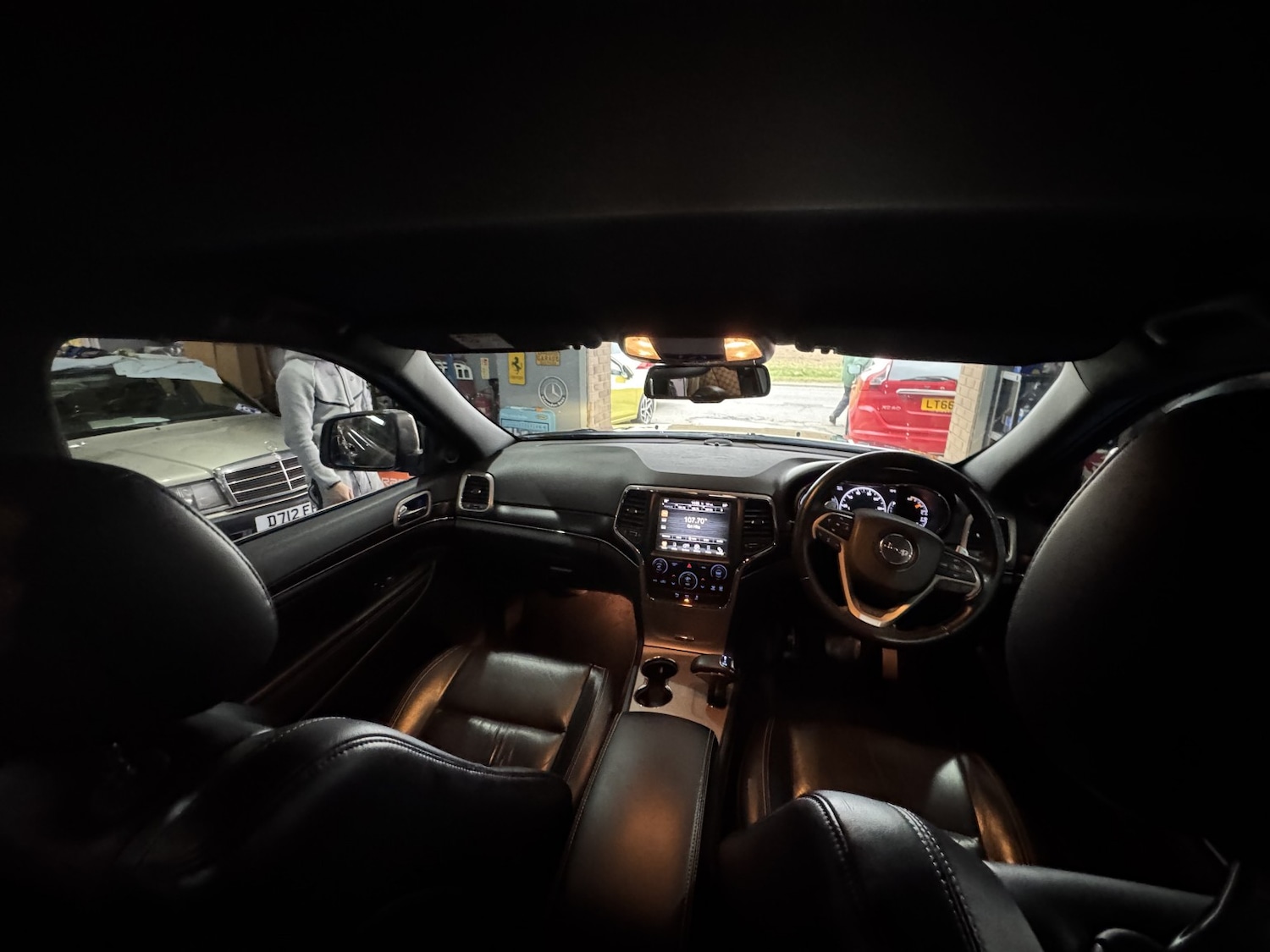 Used Jeep Grand Cherokee 2014 for sale - 76281415: Photo 2