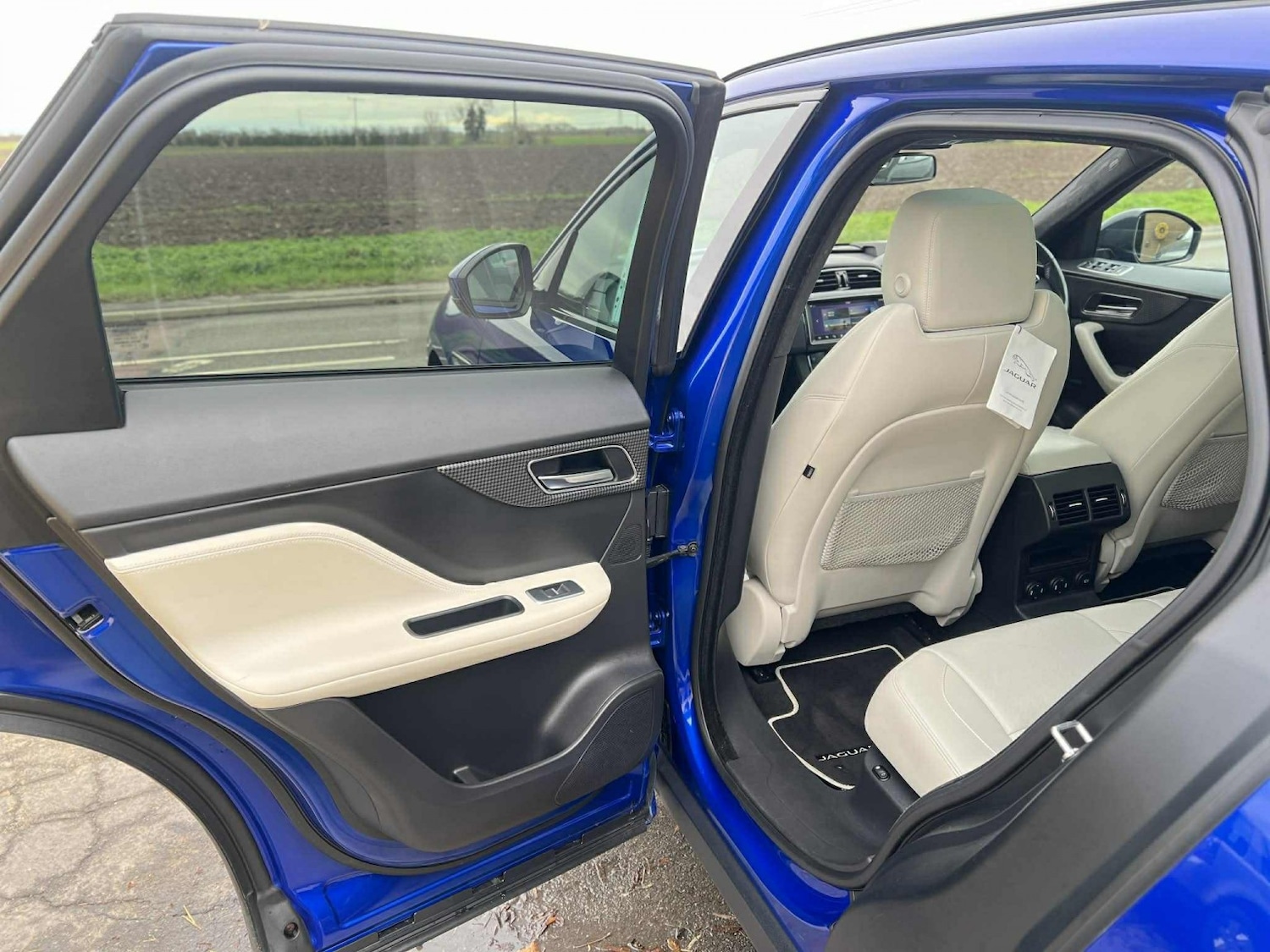 Used Jaguar F-Pace 2016 for sale - 77453176: Photo 6