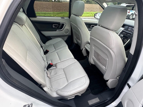 Used Land Rover Discovery Sport 2015 for sale - 76082684: Photo 16