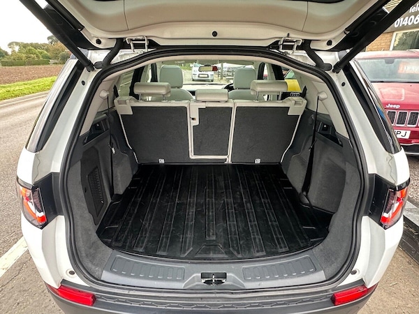 Used Land Rover Discovery Sport 2015 for sale - 76082684: Photo 17