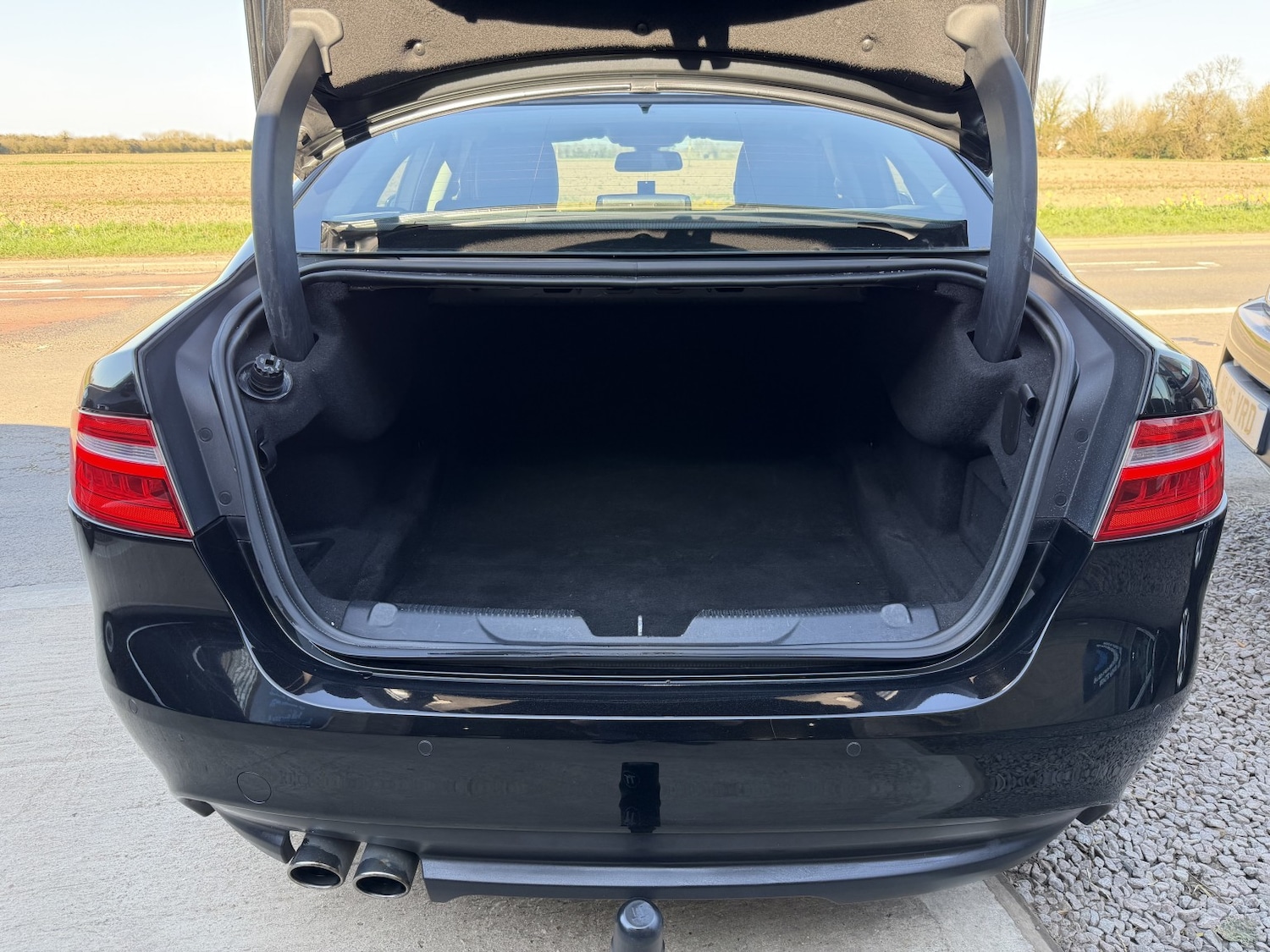 Used Jaguar XE 2016 for sale - 77938058: Photo 8