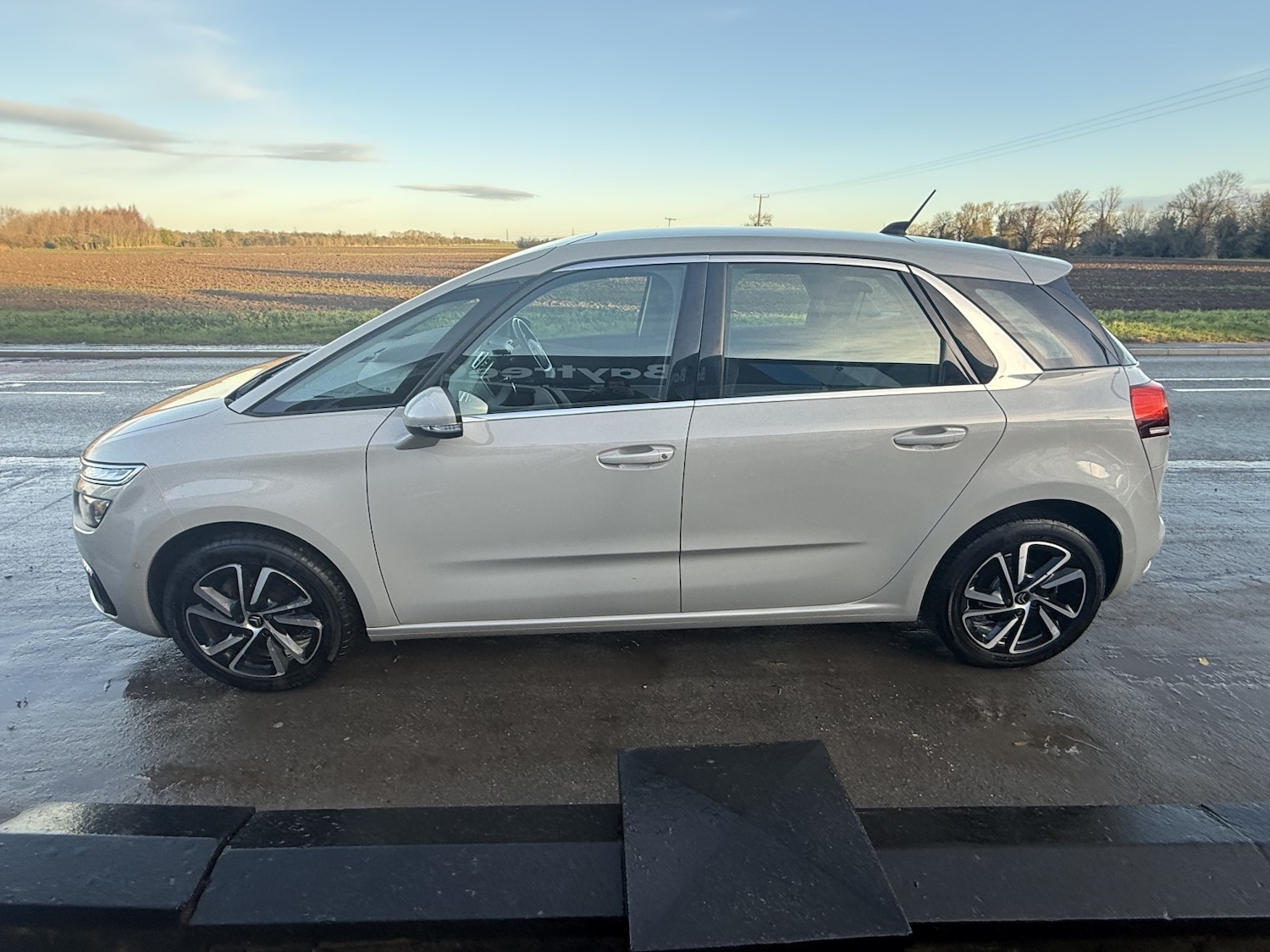 Used Citroen C4 Picasso 2017 for sale - 77129608: Photo 4