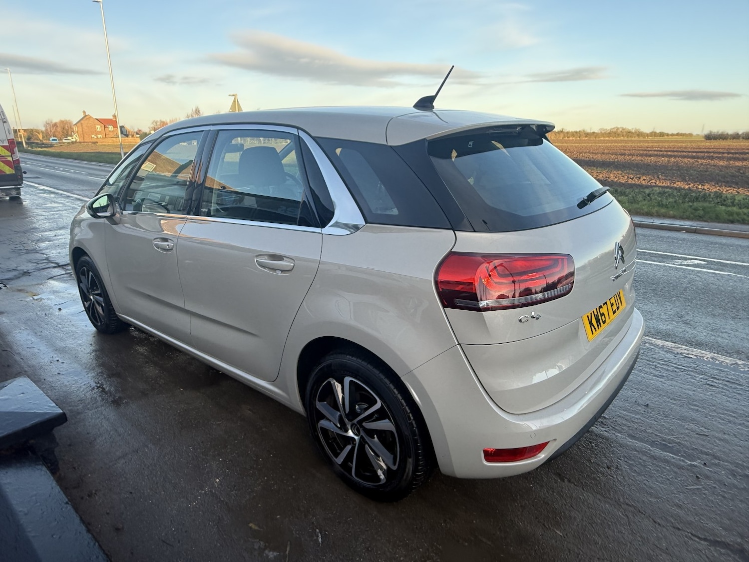 Used Citroen C4 Picasso 2017 for sale - 77129608: Photo 5