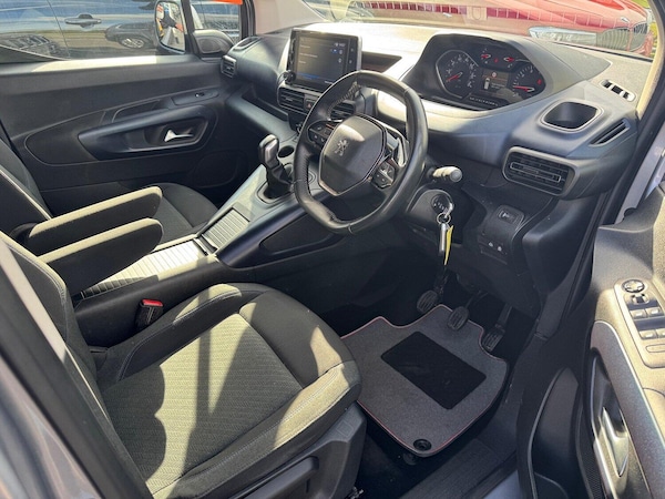 Used Peugeot Rifter 2019 for sale - 76107272: Photo 15