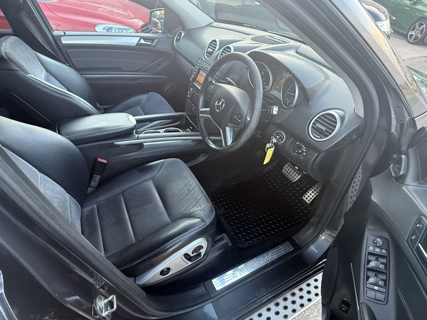 Used Mercedes-Benz M Class 2010 for sale - 76911061: Photo 13