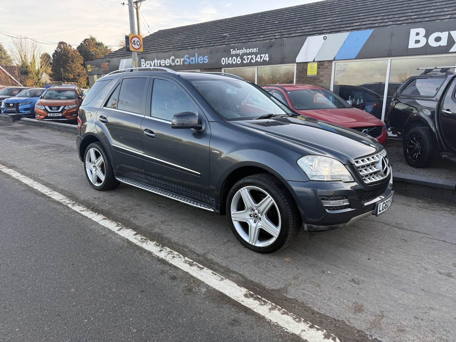 Used Mercedes-Benz M Class 2010 for sale - 76911061: Photo 2