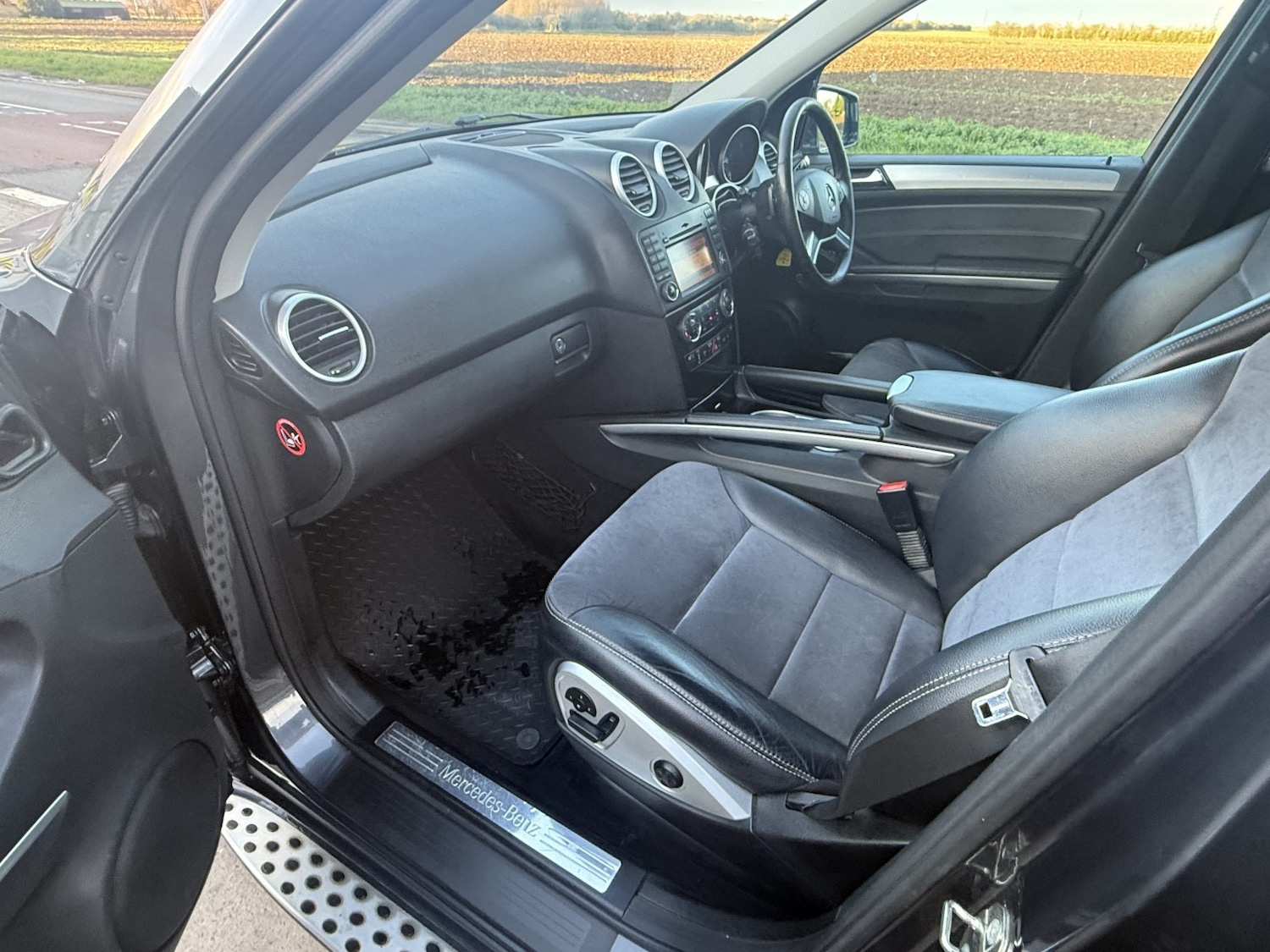 Used Mercedes-Benz M Class 2010 for sale - 76911061: Photo 24