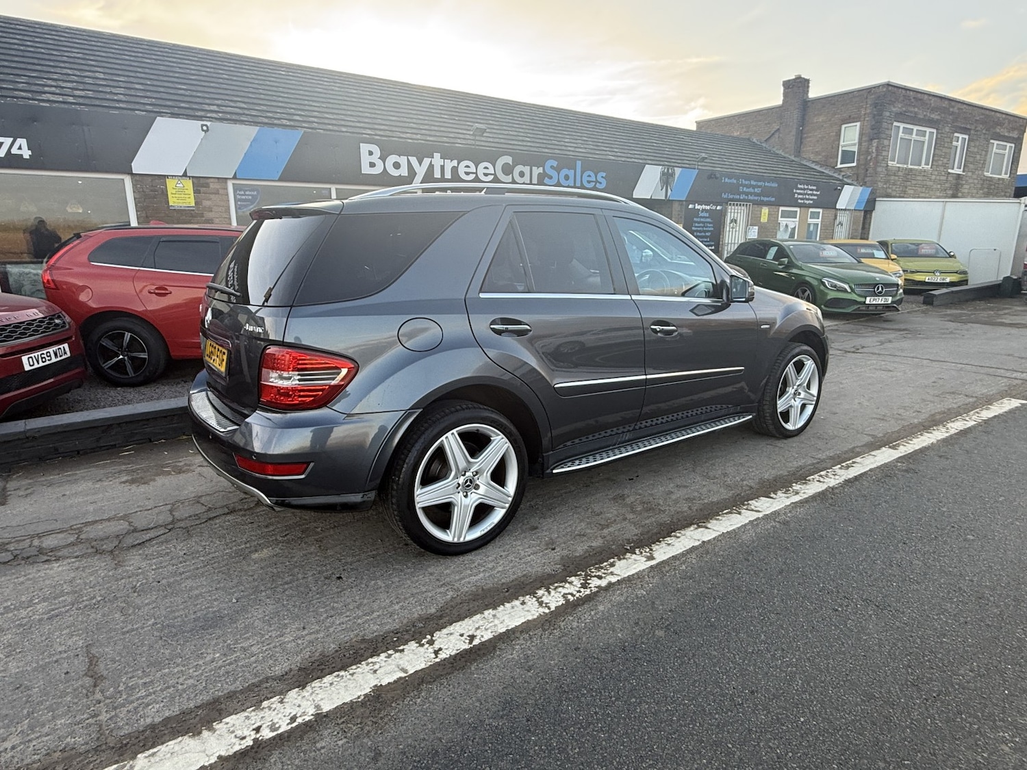 Used Mercedes-Benz M Class 2010 for sale - 76911061: Photo 4