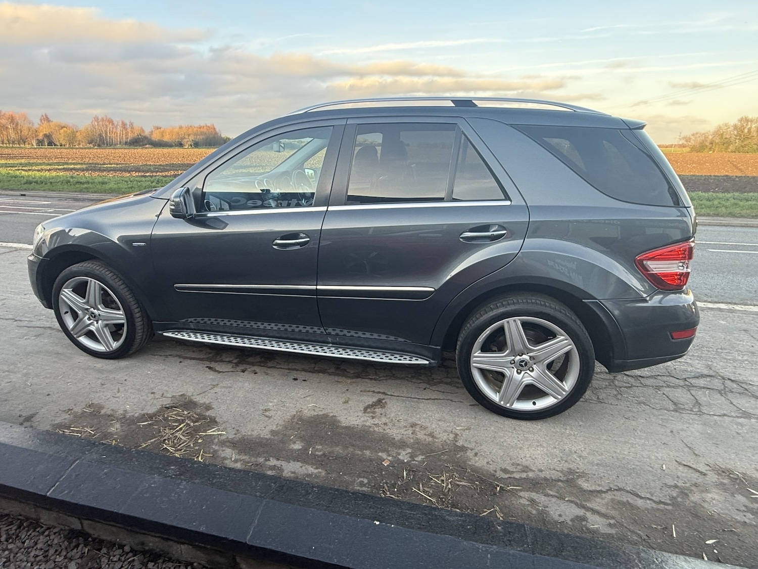 Used Mercedes-Benz M Class 2010 for sale - 76911061: Photo 9