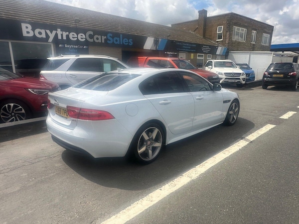 Used Jaguar XE 2015 for sale - 75297117: Photo 3