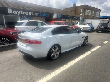 Used Jaguar XE 2015 for sale - 75297117: Photo