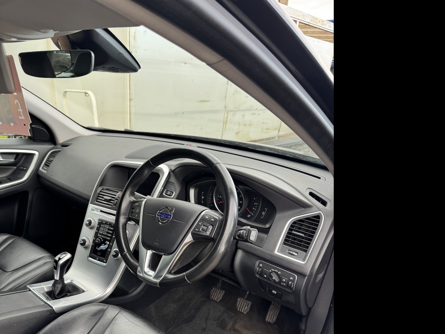 Used Volvo XC60 2017 for sale - 76376865: Photo 16
