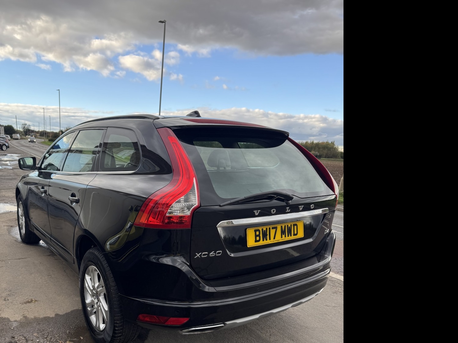 Used Volvo XC60 2017 for sale - 76376865: Photo 4