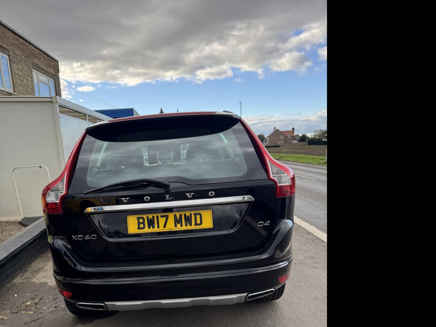 Used Volvo XC60 2017 for sale - 76376865: Photo 9