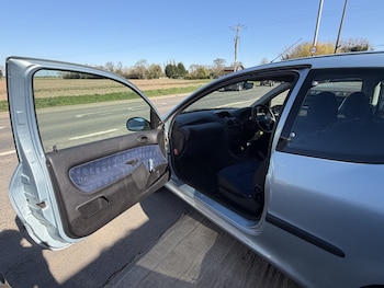Used Peugeot 206 2002 for sale - 77938172: Photo
