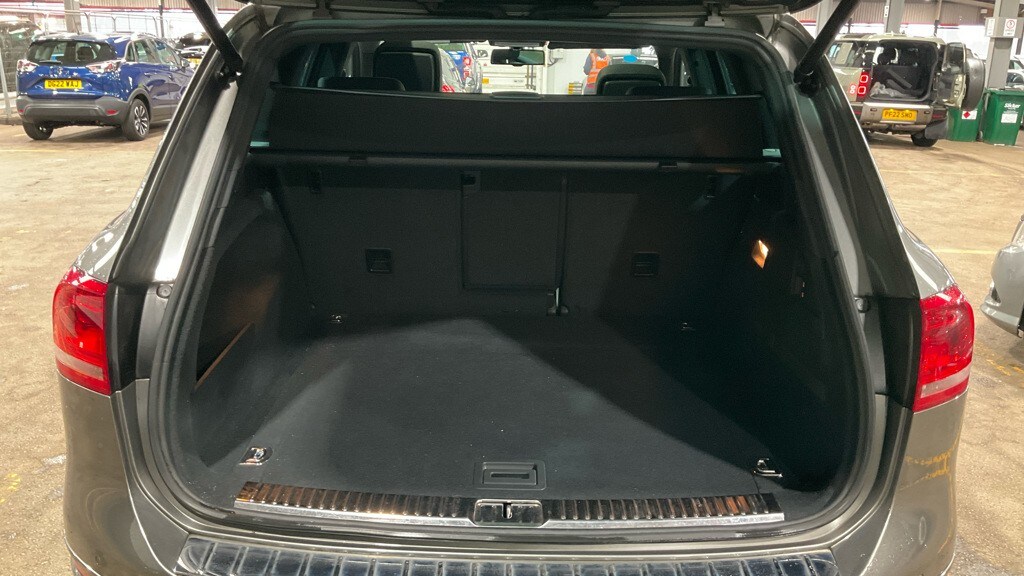 Used Volkswagen Touareg 2014 for sale - 77558662: Photo 8