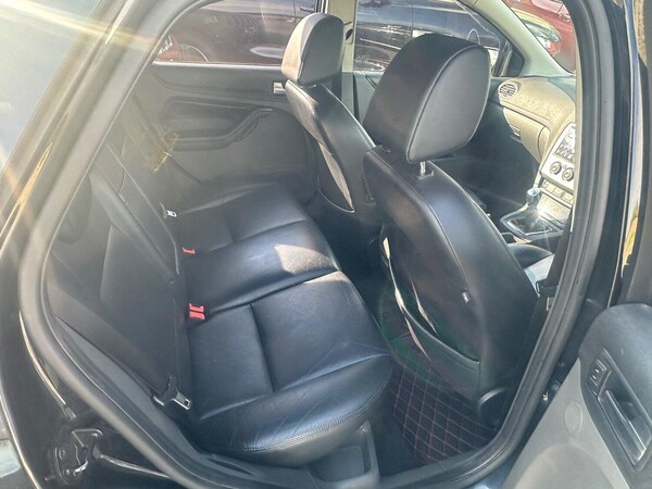 Used Ford Focus 2005 for sale - 76225198: Photo 11