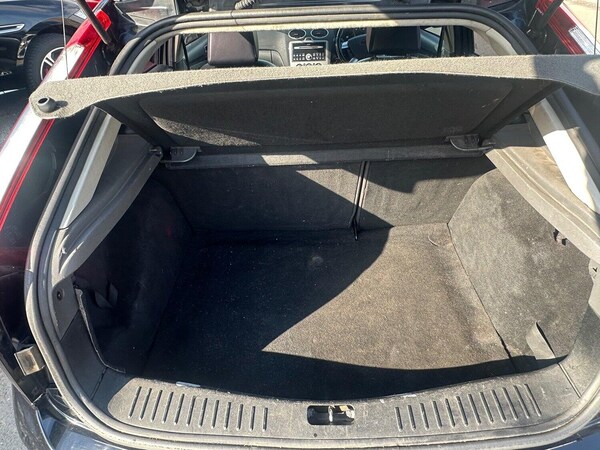 Used Ford Focus 2005 for sale - 76225198: Photo 12
