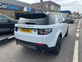 Used Land Rover Discovery Sport 2018 for sale - 79105005: Photo