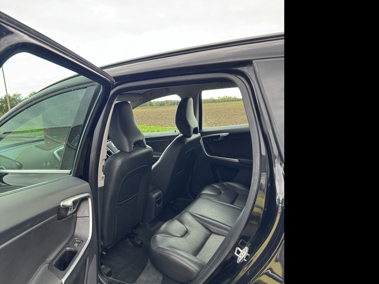 Used Volvo XC60 2017 for sale - 77464767: Photo 15