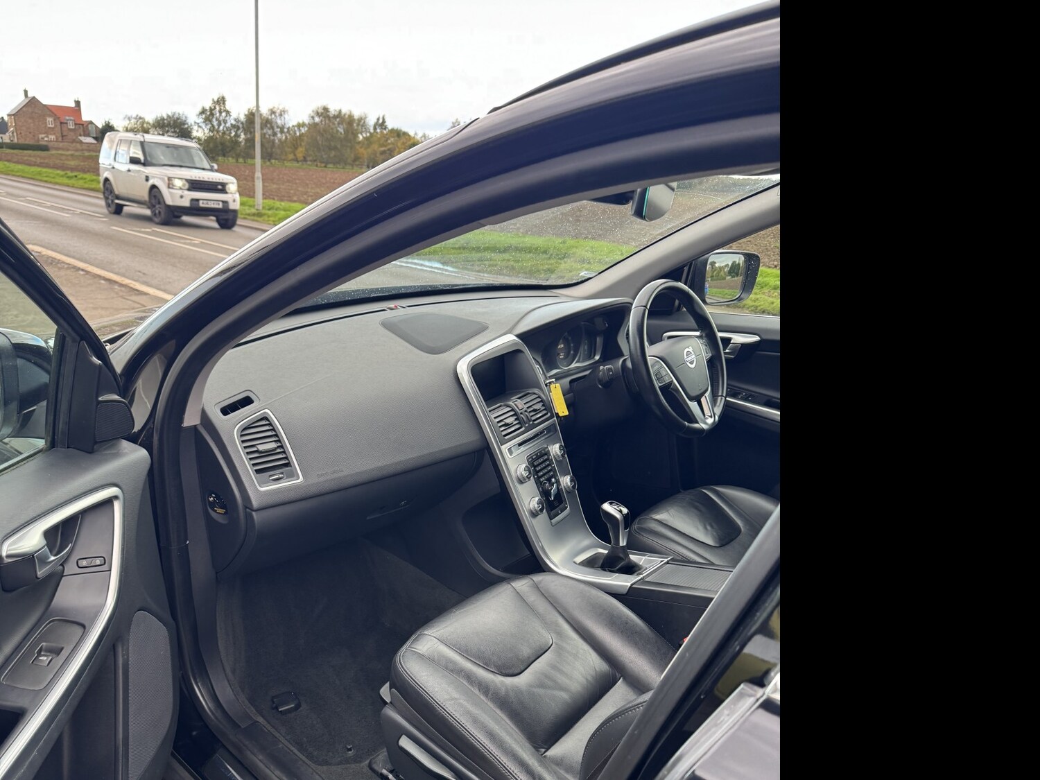 Used Volvo XC60 2017 for sale - 77464767: Photo 17