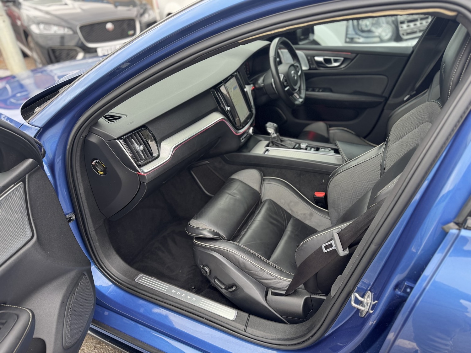 Used Volvo V60 2019 for sale - 76391449: Photo 11