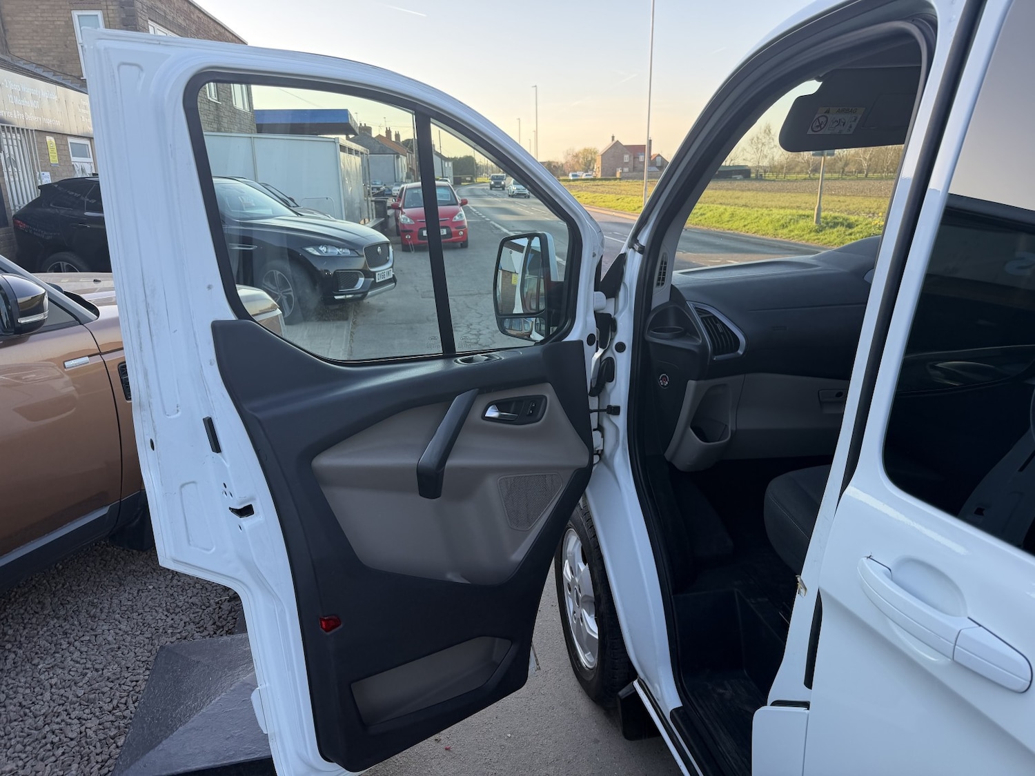 Used Ford Transit Custom 2015 for sale - 77938240: Photo 9