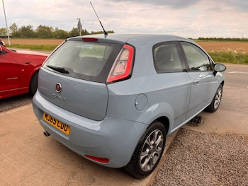 Used Fiat Punto 2015 for sale - 78489215: Photo