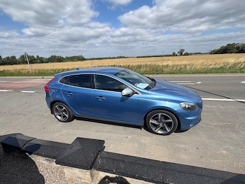 Used Volvo V40 2016 for sale - 75539038: Photo