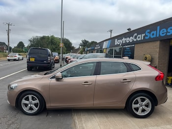 Used Volvo V40 2014 for sale - 79211377: Photo